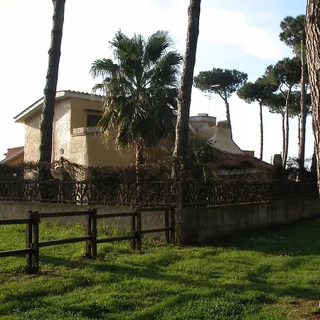 Holiday home Accogliente Immersa Nel Lido dei Pini